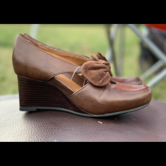 Earthies Brown Leather Wedge Shoes - Picture 4 of 4